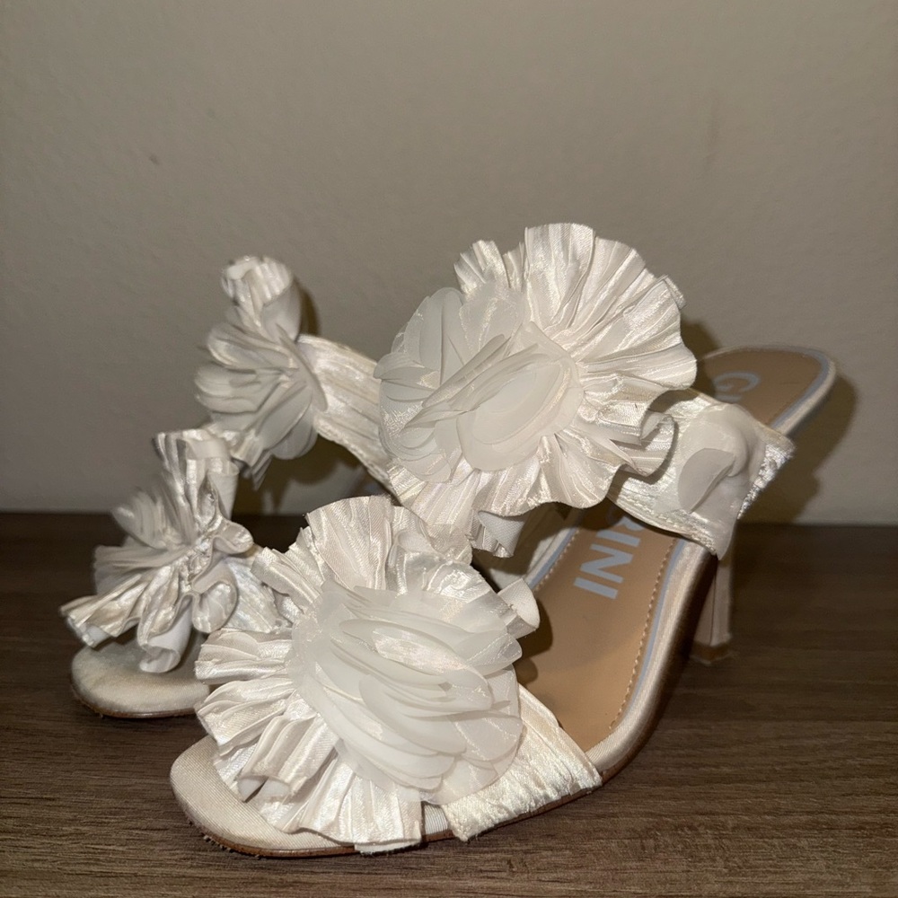 Elegant White Floral Women's Heels